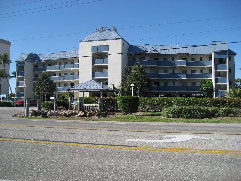 Mariners Boat House & Beach Club 迈尔斯堡海滩 外观 照片